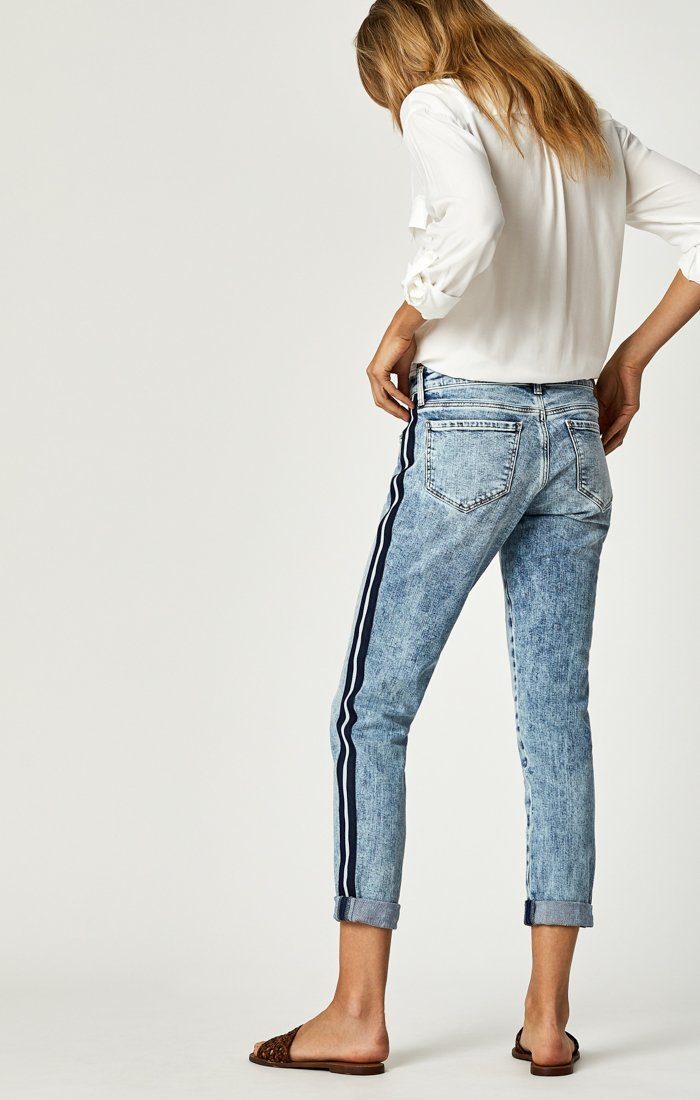 ADA BOYFRIEND IN LT INDIGO STRIPE - Mavi Jeans